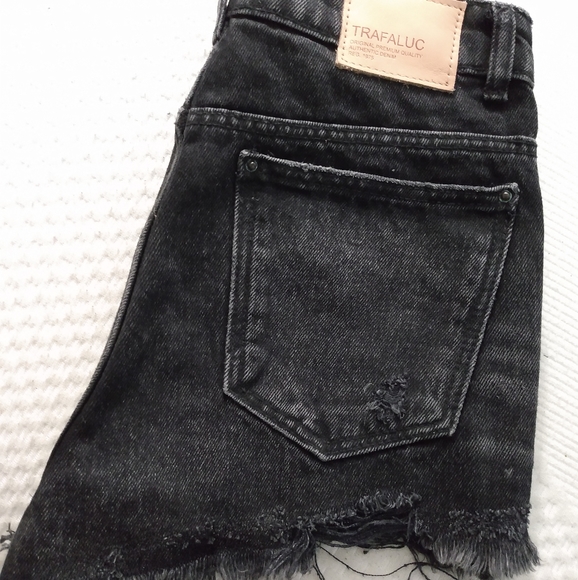 Short's - Picture 2 of 3